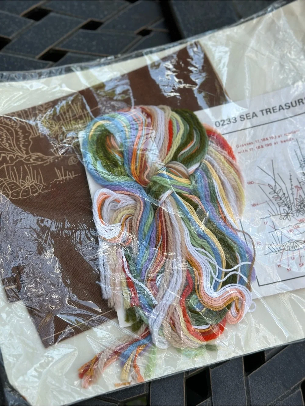 Vintage Creative Circle Sea Treasures Crewel Embroidery Kit 0233